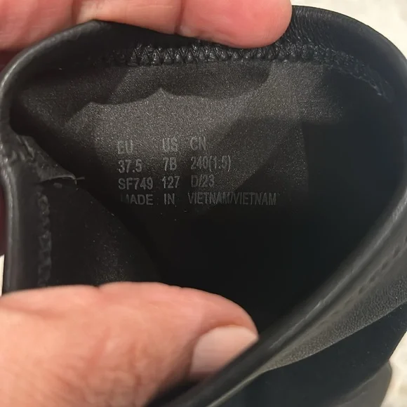 Stuart Weitzman Allshine 60 Leather Bootie in black size 7 NWT - Picture 13 of 13